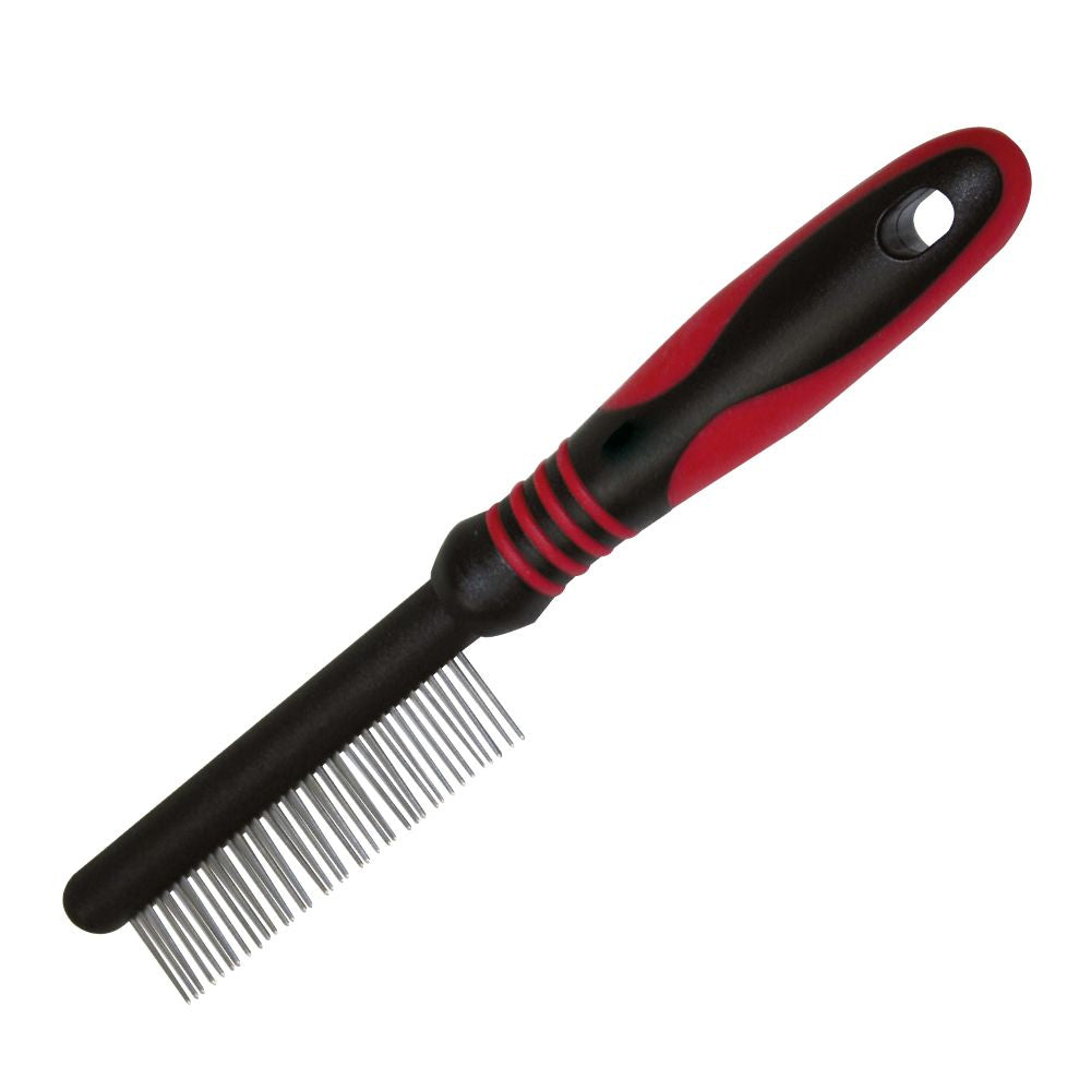 Kosmetikkamm entfernt Flöhe